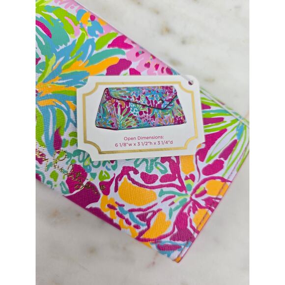 Lilly Pulitzer
It's Always Sunny Somewhere Collapsible Sunglass Case - Picture 7 of 8